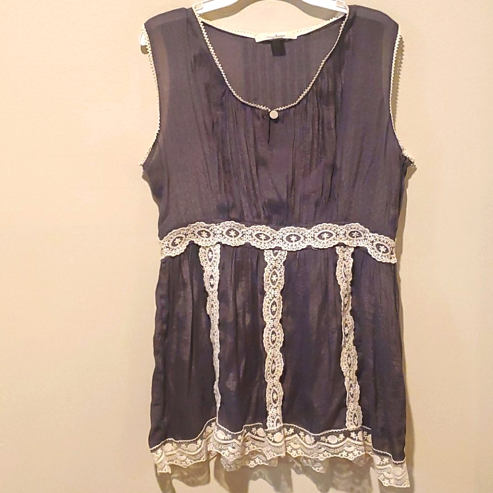❤TRINITY LACE DETAIL TOP/SHIRT, SIZE LARGE